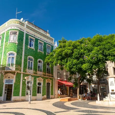 Near The Beaches #1922 Апартаменты *