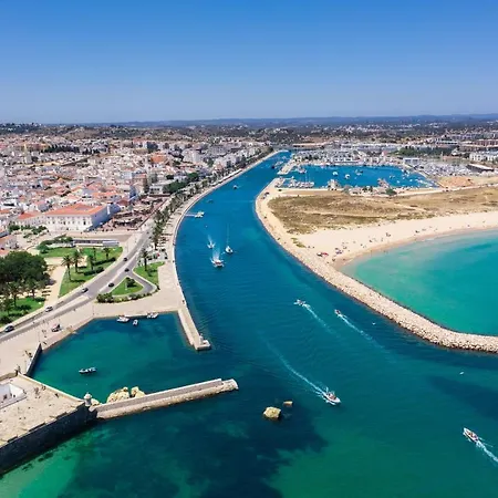 Near The Beaches #1922 Апартаменты