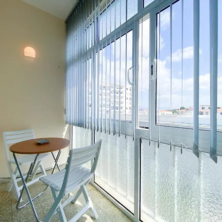 Near The Beaches #1922 Apartment