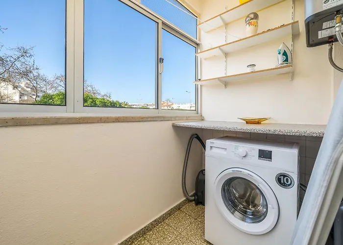 Near The Beaches #1922 Apartamento
