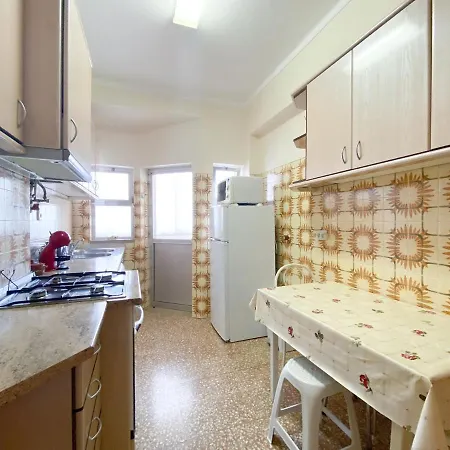 아파트 Near The Beaches #1922 *